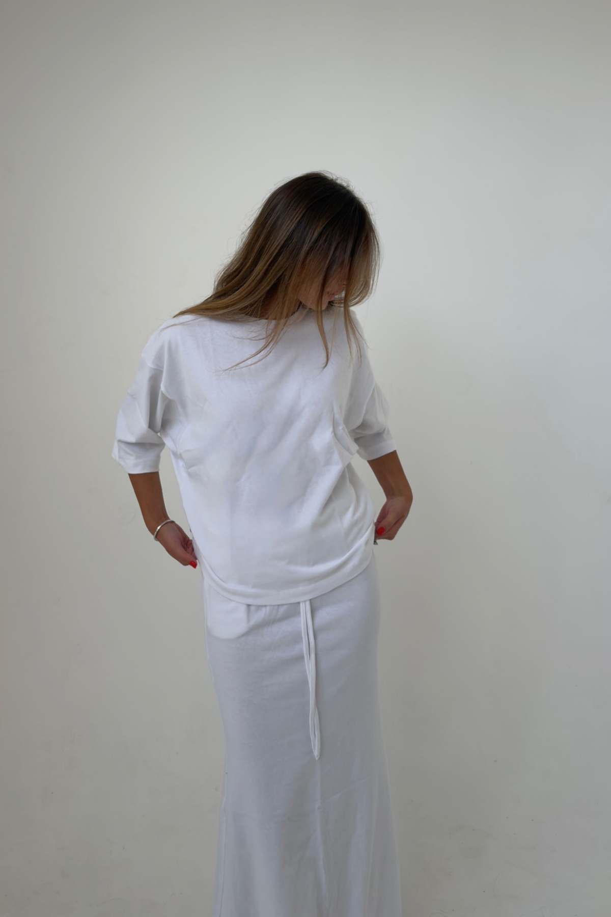 17 חולצת EASE - לבן – תמונה 1