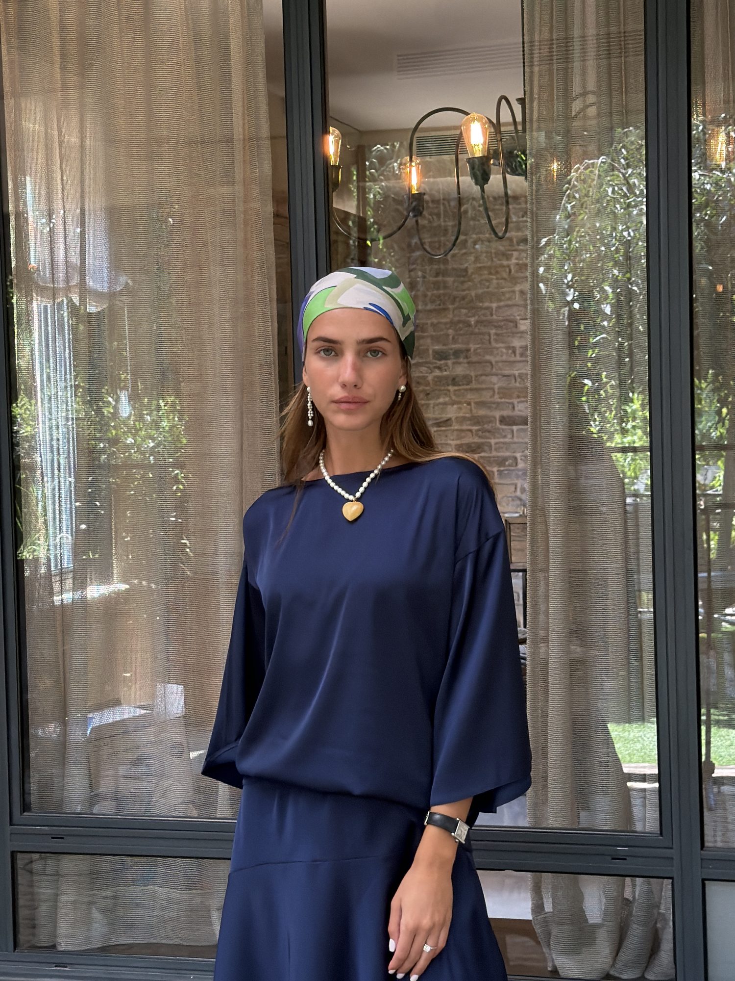 IMG_5474 חולצה סטן דמוי משי - נייבי – תמונה 1